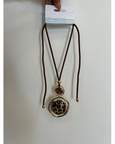 Collar medallon animal print