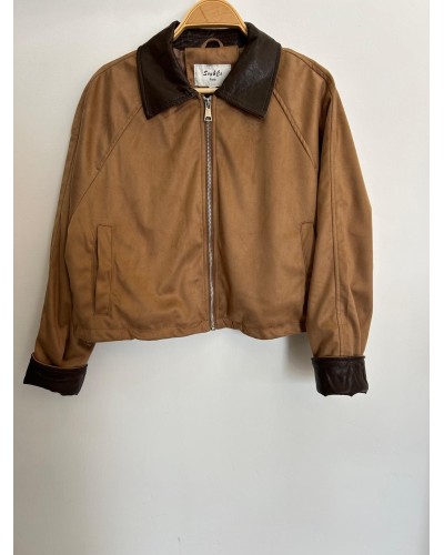 Chaqueta detalles polipiel