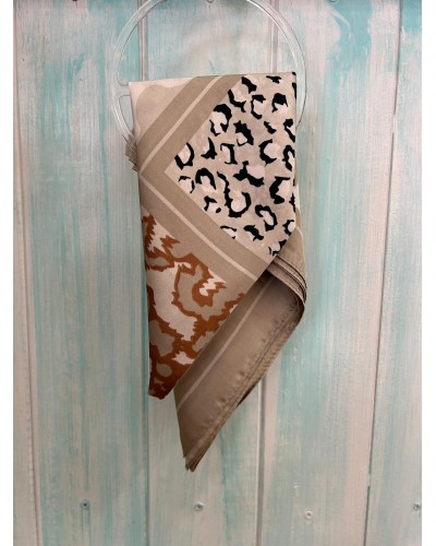 Pañuelo estampado VI
