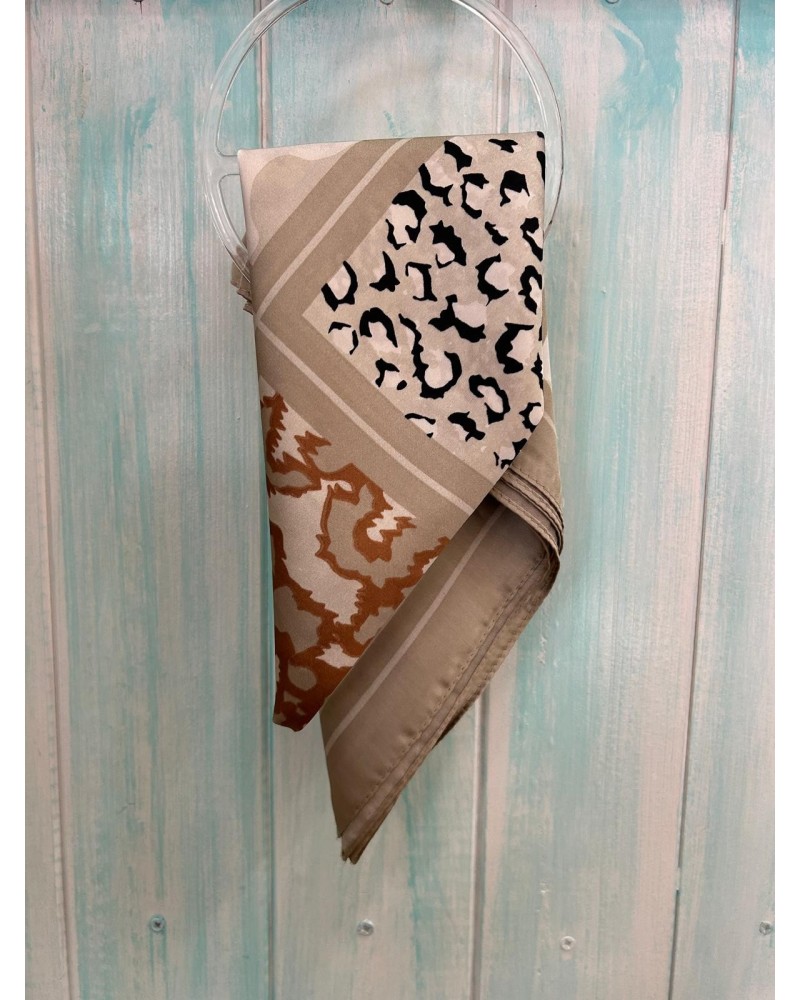 Pañuelo estampado VI