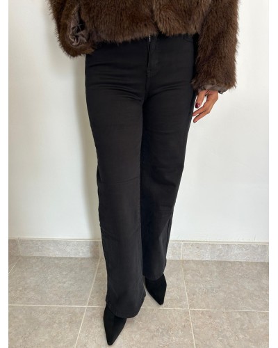 Vaquero negro de tiro alto