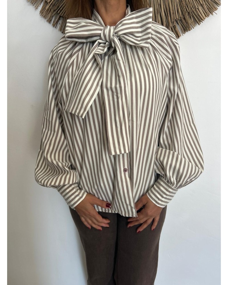 Camisa rayas con lazada